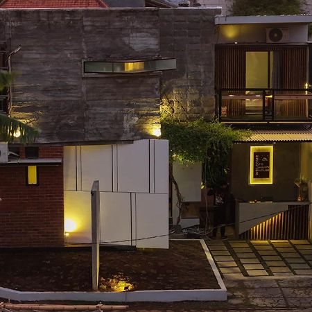 Happy House Bnb Bromo Backpacker Probolinggo Exteriör bild