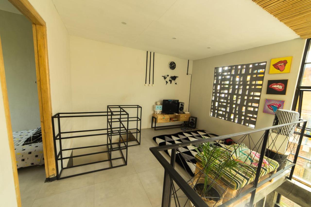 Happy House Bnb Bromo Backpacker Probolinggo Exteriör bild