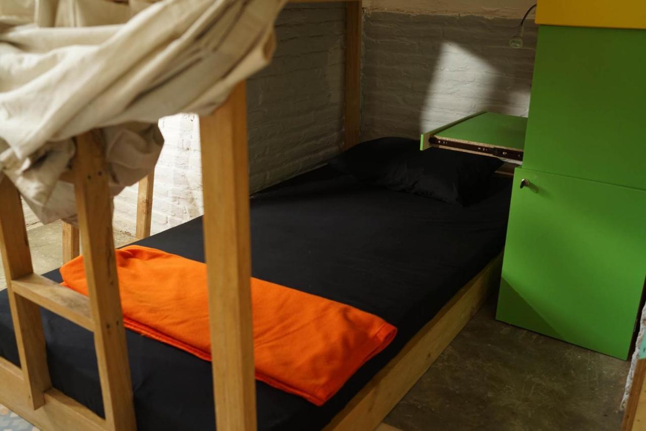 Happy House Bnb Bromo Backpacker Probolinggo Exteriör bild