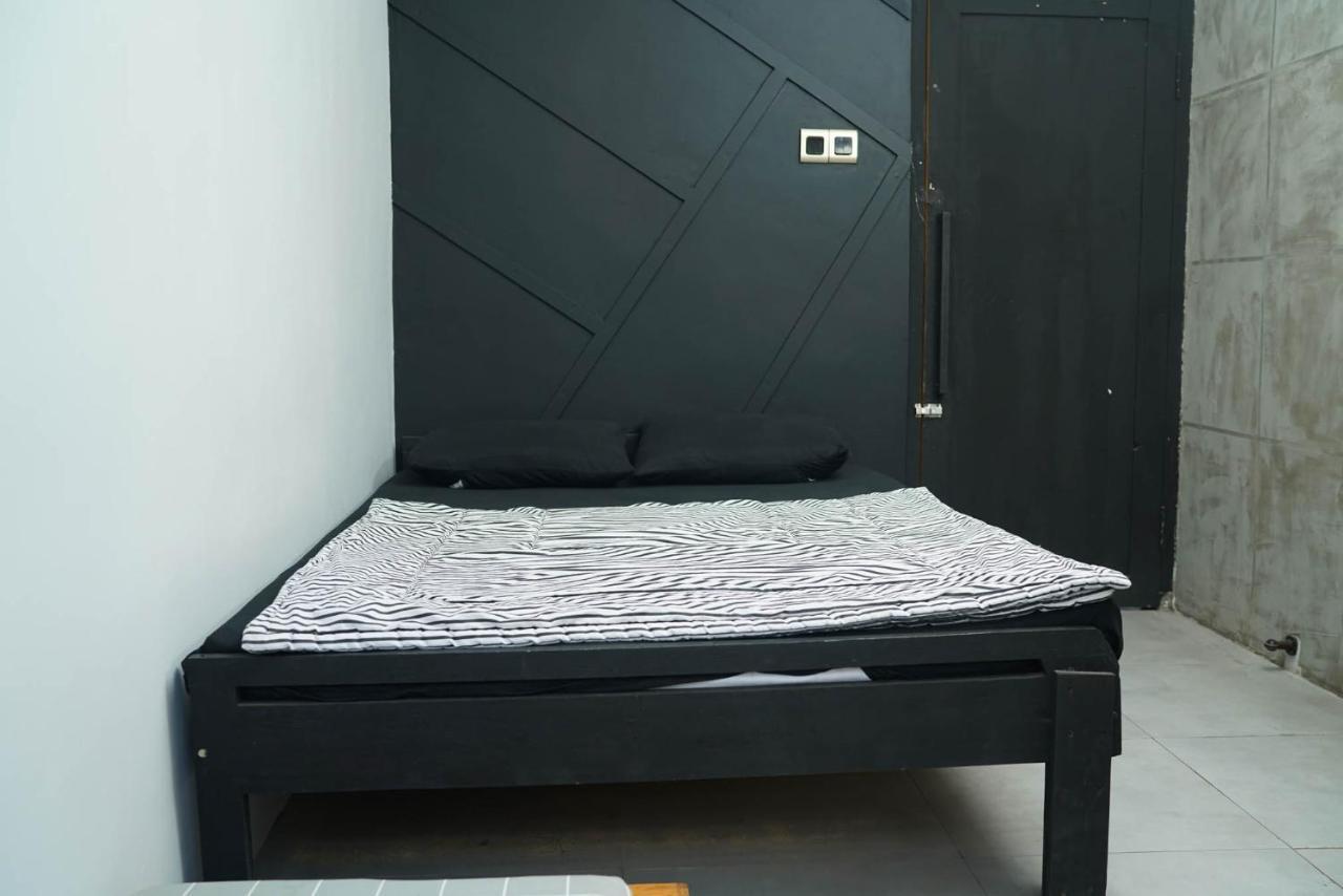 Happy House Bnb Bromo Backpacker Probolinggo Exteriör bild