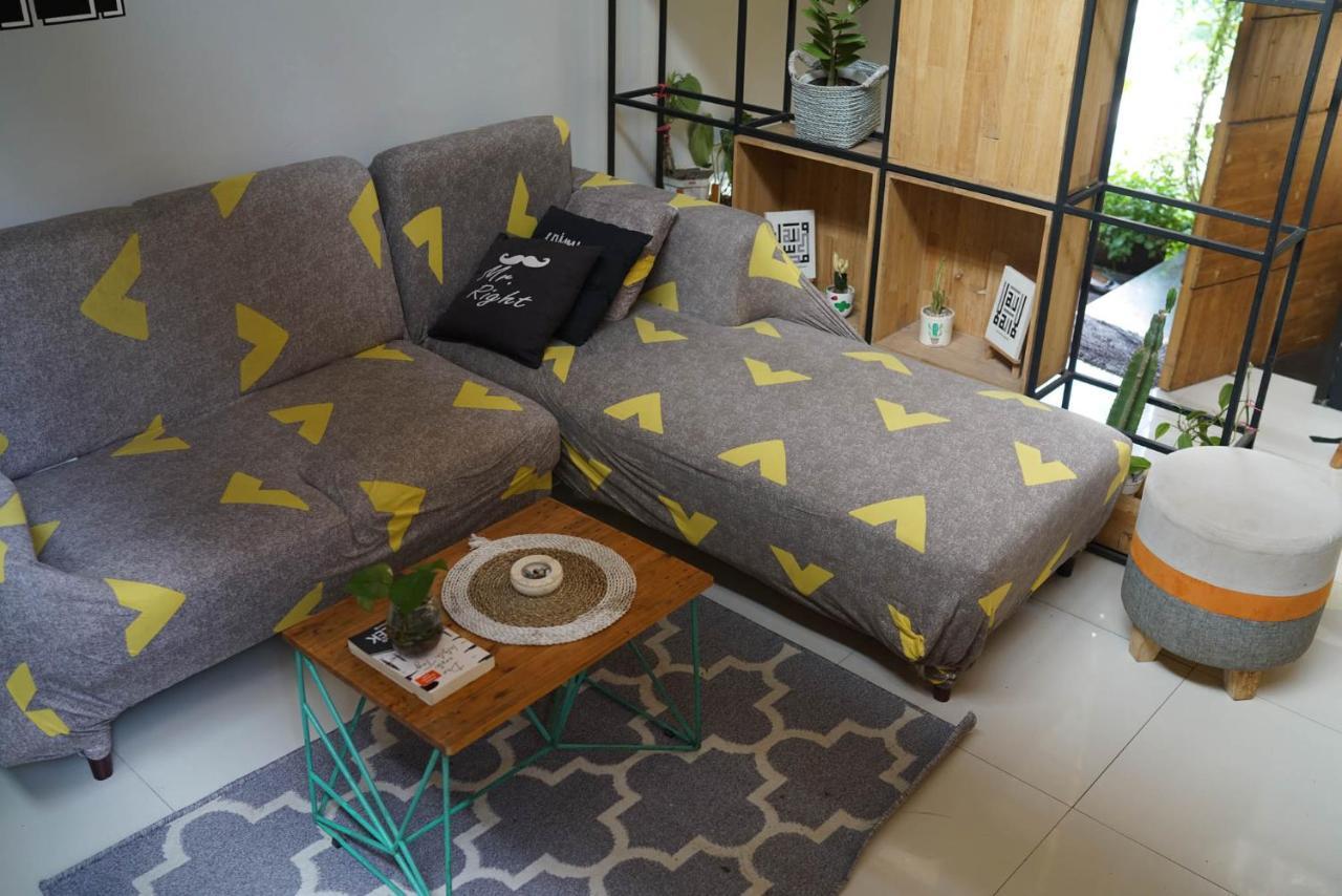 Happy House Bnb Bromo Backpacker Probolinggo Exteriör bild
