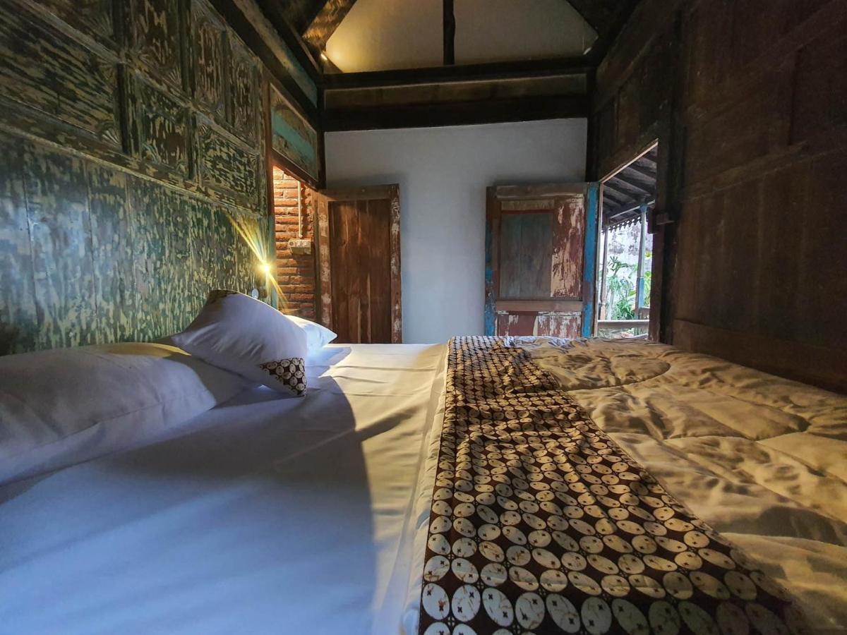 Happy House Bnb Bromo Backpacker Probolinggo Exteriör bild