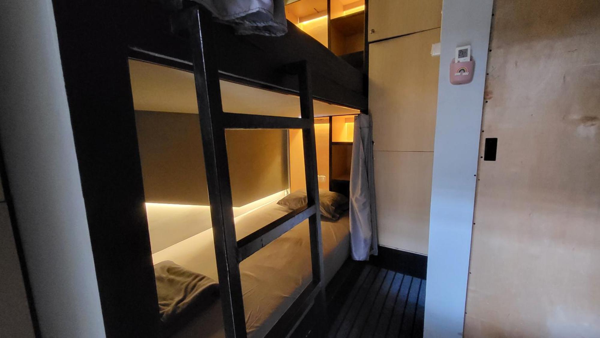Happy House Bnb Bromo Backpacker Probolinggo Exteriör bild
