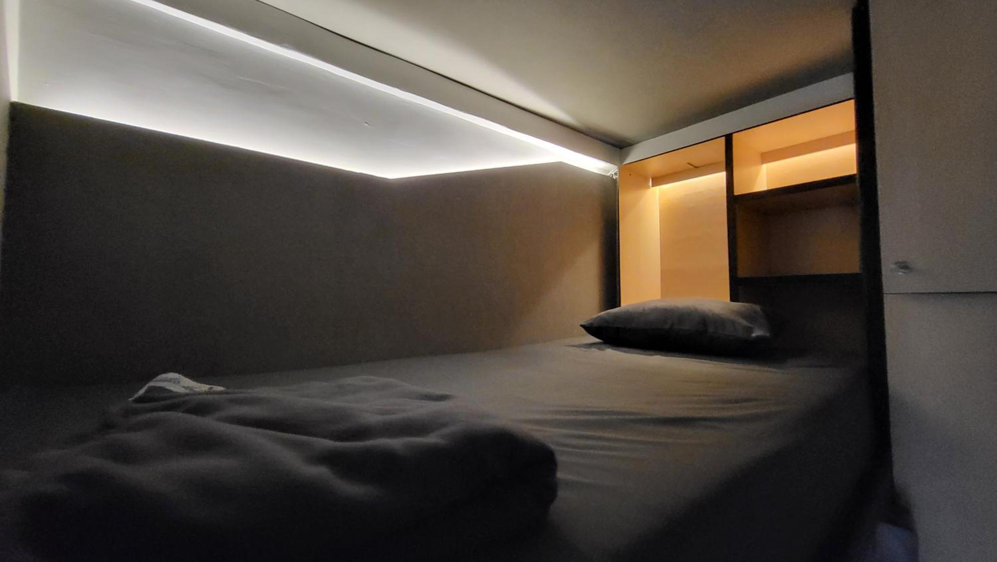 Happy House Bnb Bromo Backpacker Probolinggo Exteriör bild